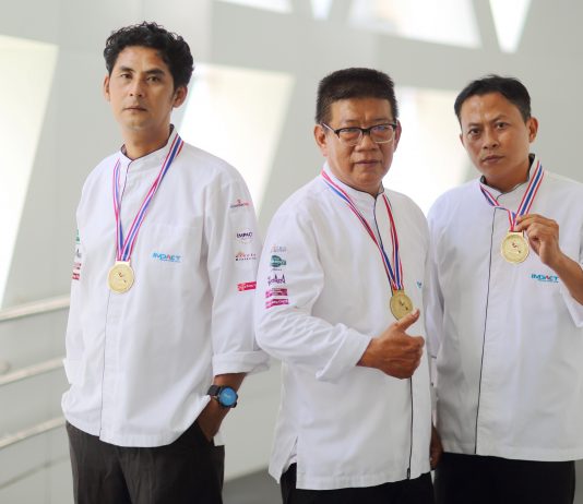 ทีมแกะสลักน้ำแข็ง ‘พระนารายณ์ทรงครุฑ’ อิมแพ็ค คว้าอันดับ 1 TICC 2018