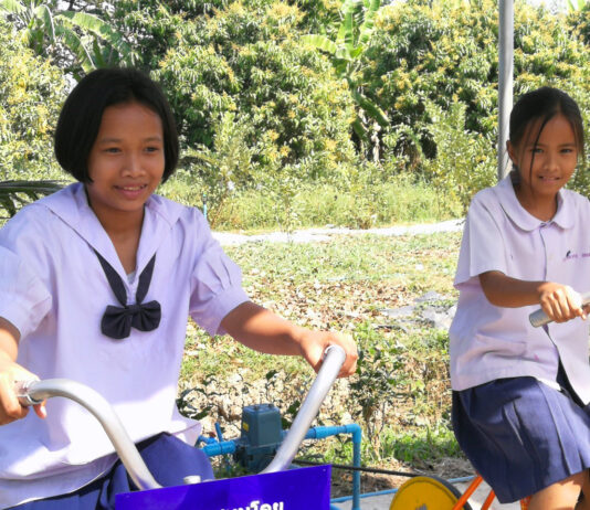 ปลูกผักด้วยจักรยาน เพื่อมื้อกลางวันร.ร.บ้านหอมเกร็ด