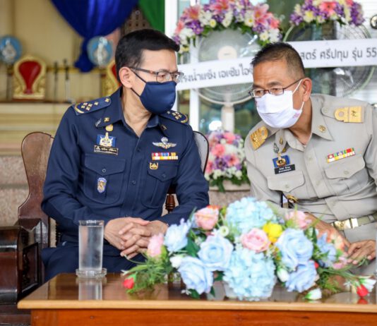 เลขาธิการ คปภ.และ ผู้ว่าฯปทุมธานีเป็นสักขีพยานจ่ายค่าสินไหมทดแทนกรณีรถยนต์กระบะเสียหลักพลิกคว่ำที่จังหวัดเชียงใหม่