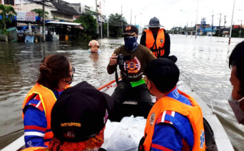 ทิพยทันใจช่วยเหลือทันที ลงพื้นที่ช่วยเหลือผู้ประสบภัยน้ำท่วมอย่างต่อเนื่อง