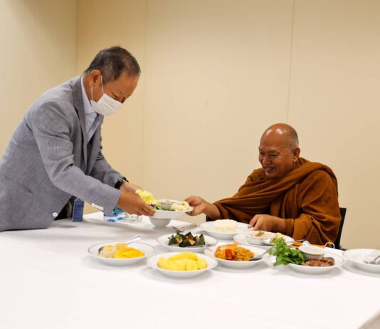 กรุงเทพประกันภัยร่วมทำบุญแด่หลวงพ่ออลงกต วัดพระบาทน้ำพุ เป็นเงินกว่า 537,448 บาท
