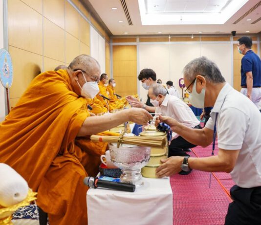 กรุงเทพประกันภัยทำบุญเพื่อความเป็นสิริมงคลในวาระครบรอบ 75 ปี