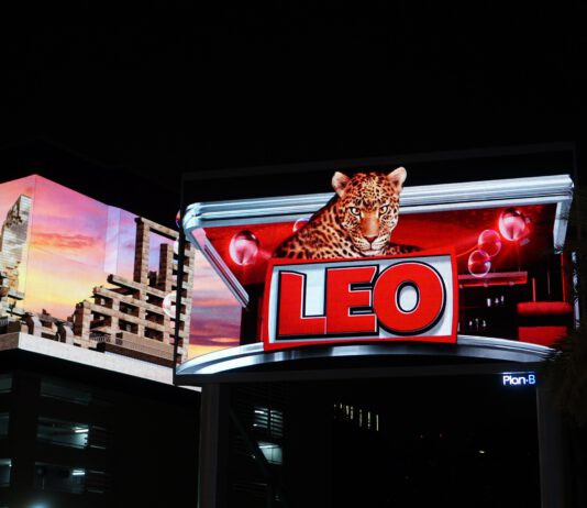 “LEO” พลิกโฉมป้ายโฆษณาสุดล้ำรูปแบบ 3D ปล่อยเสือกระโจนทะลุจอสมจริง
