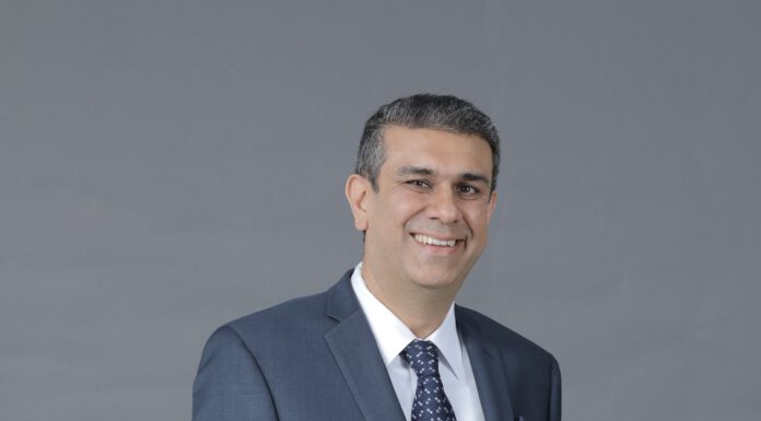 ตั้ง นิคฮิล แอดวานี เป็นประธานเจ้าหน้าที่บริหาร เอไอเอ ประเทศไทย แทน กฤษณ์ จันทโนทก ซึ่งประกาศลาออกจากตำแหน่ง