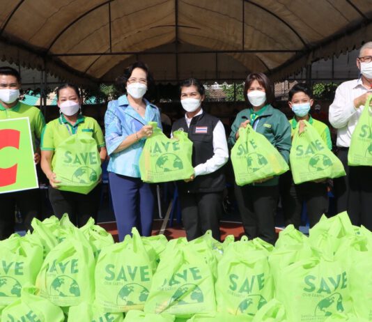 มูลนิธิ บีเจซี บิ๊กซี สนับสนุนถุงยังชีพให้ประชาชนที่ได้รับผลกระทบจากเหตุการณ์เพลิงไหม้ชุมชนพัฒนาบ่อนไก่