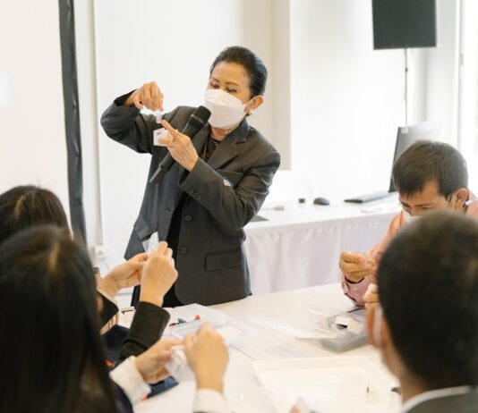 สพฐ. ผนึก Dow และสมาคมเคมีฯ จัดอบรมครูวิทย์ไทย ขยายผลเคมีแบบย่อส่วนสู่นักเรียนทั่วประเทศ