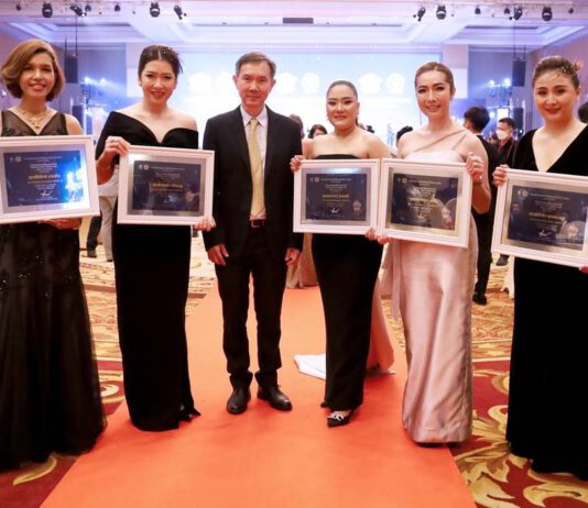 ตัวแทนโตเกียวมารีนประกันชีวิตรับรางวัลตัวแทนยอดเยี่ยมแห่งชาติประจำปี 2566