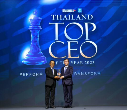 ดร.สมพร สืบถวิลกุล ซีอีโอแห่งทิพยประกันภัย คว้ารางวัลสุดยอด CEO ประเภทอุตสาหกรรมประกันภัย งาน “THAILAND TOP CEO OF THE YEAR 2023”