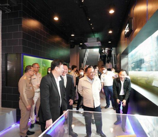 รมช.มหาดไทยเยี่ยมศูนย์บริหารจัดการคุณภาพน้ำ อบต.ลำโพ จ.นนทบุรี