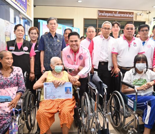 รมว.พม. ลงพื้นที่พบปะผู้อยู่อาศัยและเยี่ยมชมการบริหารจัดการชุมชนบ้านเอื้ออาทรนครชัยศรี