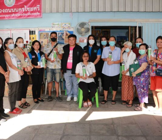 การเคหะแห่งชาติและมูลนิธิที่อยู่อาศัยฯ ส่งมอบผลิตภัณฑ์สุขอนามัยให้กับผู้อยู่อาศัยในโครงการอาคารสงค์เคราะห์ยมราช