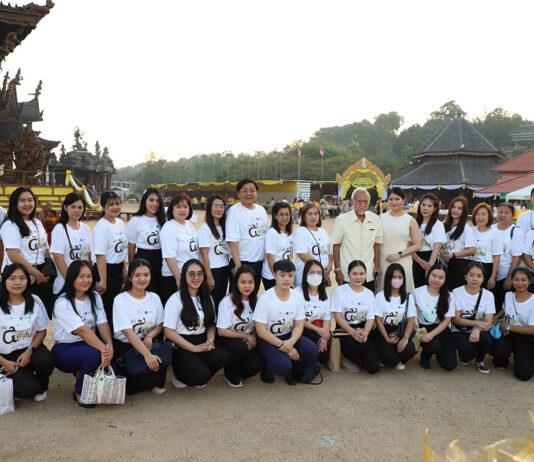 วิริยะประกันภัย ร่วมกับ ปราสาทสัจธรรม จัด “พิธี 5 ศาสนา” ประจำปี 2566