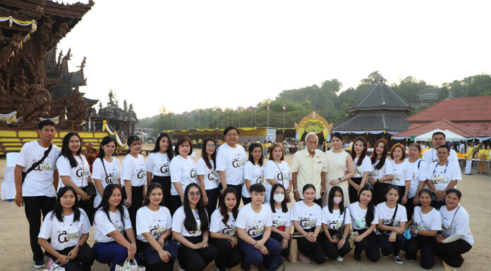 วิริยะประกันภัย ร่วมกับ ปราสาทสัจธรรม จัด “พิธี 5 ศาสนา” ประจำปี 2566
