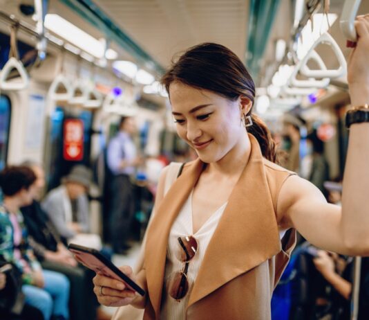 อีริคสันคาดภายในสิ้นปี 2566 หนึ่งในห้ามือถือทั่วโลกจะเป็น 5G