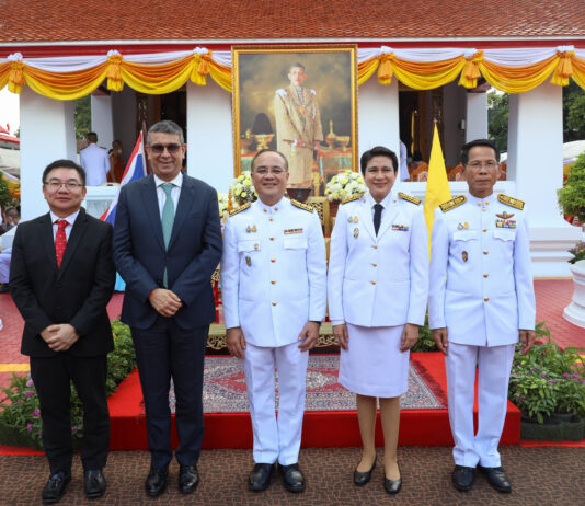 เอไอเอ ประเทศไทย บริจาคจตุปัจจัยทำบุญและถวายผ้าพระกฐินพระราชทาน ในงานกฐินพระราชทาน คปภ. ประจำปี 2566