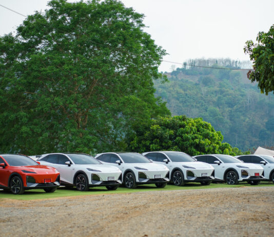 กิจกรรม EV Plaza Cars Camping