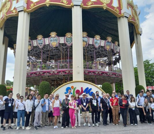 สมาคมสวนสนุกโลก (IAAPA) เยี่ยมชมสยามอะเมซิ่งพาร์คและบางกอกเวิลด์