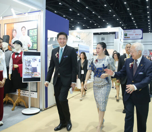 คนแห่ร่วมงาน Food & Hospitality Thailand 2024