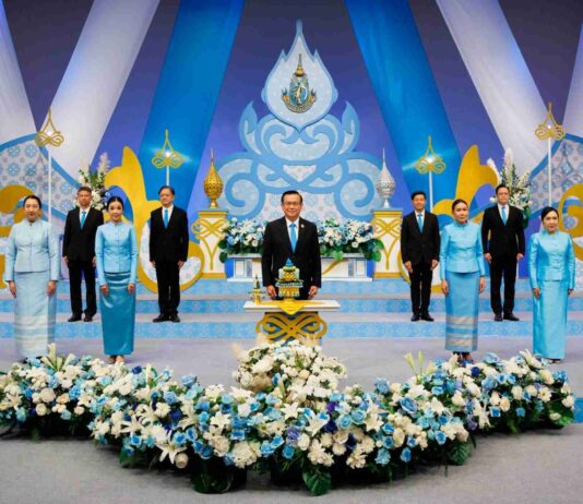 ถวายพระพรชัยมงคลวันคล้ายวันเฉลิมพระชนมพรรษา สมเด็จพระนางเจ้าสิริกิติ์ พระบรมราชินีนาถ พระบรมราชชนนีพันปีหลวง