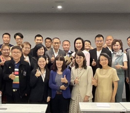 กองทุนประกันชีวิตเข้าร่วมบรรยายให้ความรู้แก่วิทยากรผู้บรรยายหลักสูตรขอรับใบอนุญาตรวมสอบเป็นตัวแทนประกันชีวิตของสถาบันประกันภัยไทย