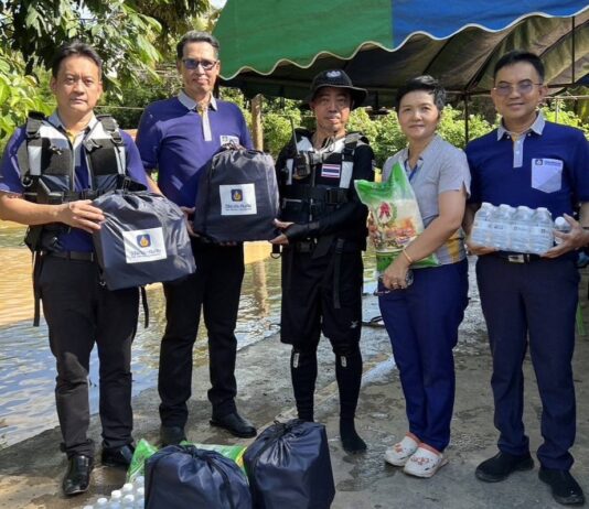 วิริยะประกันภัย ลุยน้ำมอบถุงยังชีพ เยียวยาผู้ประสบภัยน้ำท่วมภาคเหนือ อย่างต่อเนื่อง