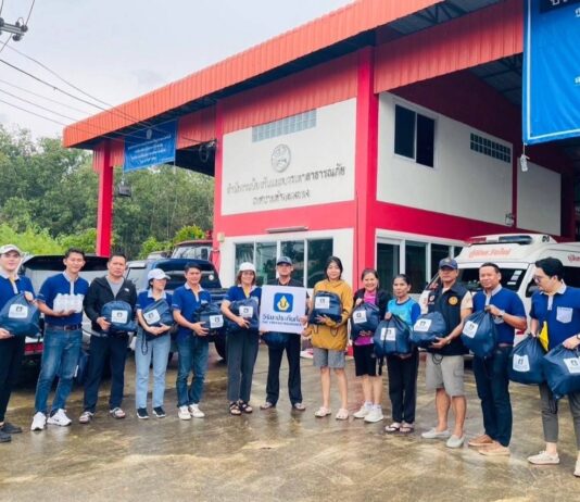 วิริยะประกันภัย มอบถุงยังชีพ – น้ำดื่ม แก่ผู้ประสบภัยน้ำท่วม อำเภอหาดใหญ่