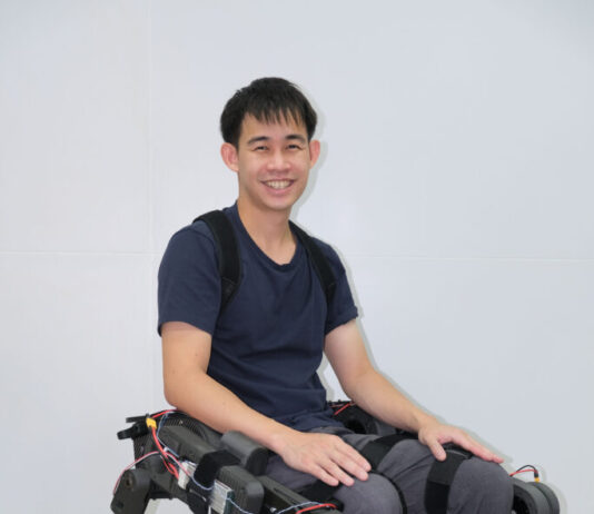 จุฬาฯ เปิดตัว “วีลแชร์เดินได้” Wheelchair Exoskeleton หุ่นยนต์สวมใส่บนร่างกายมนุษย์ นั่ง ลุกยืน และเดินได้ในตัวเดียว