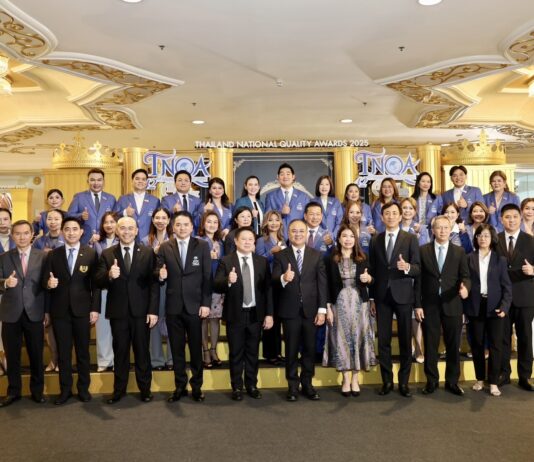 ตัวแทนโตเกียวมารีนประกันชีวิต รับรางวัลตัวแทนคุณภาพดีเด่นแห่งชาติครั้งที่ 42