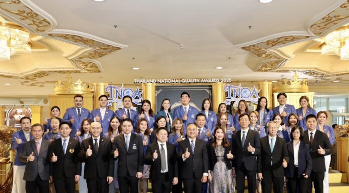 ตัวแทนโตเกียวมารีนประกันชีวิต รับรางวัลตัวแทนคุณภาพดีเด่นแห่งชาติครั้งที่ 42