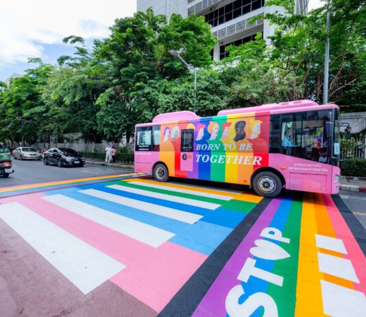 TOA ร่วมกับสามย่านมิตรทาวน์ และจุฬาฯ สร้างสรรค์ ‘Pride Crosswalk ทางม้าลายสีรุ้ง’ เฉลิมฉลอง Pride Month ด้วยสีสันแห่งความหลากหลาย
