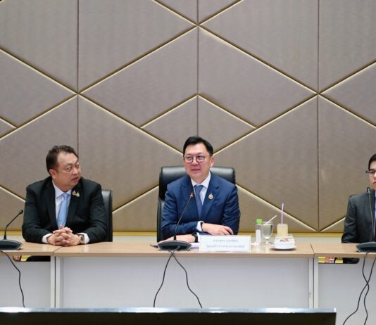 10 ภารกิจเร่งด่วน! “จตุพร” ควง “สุชาติ–ฉันทวิชญ์” มอบนโยบายกระทรวงพาณิชย์ ขับเคลื่อนเศรษฐกิจ แก้ปัญหาปากท้อง ฟื้นความเชื่อมั่น และสร้างโอกาสใหม่ให้ประชาชน