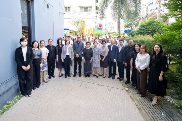 9D2DB170-26BD-49DF-B5DF-D90A2C594AEA