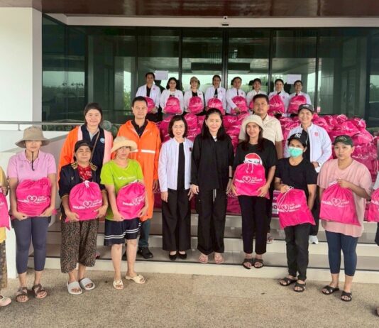 ออมสิน ลุยช่วยผู้ประสบภัยน้ำท่วมหาดใหญ่ มอบสิ่งของบรรเทาทุกข์เบื้องต้น สนับสนุนโรงครัว ร่วม 2.4 ลบ. พร้อมเตรียมออกมาตรการเยียวยา/ช่วยเหลือฟื้นฟูต่อเนื่องหลังจากนี้