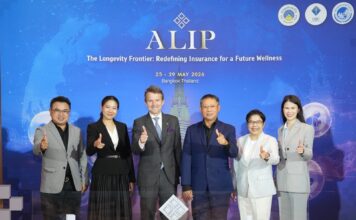 คุณนิโคลา เดอ นาแซล ซีอีโอ กรุงไทย-แอกซ่า ประกันชีวิตได้รับเกียรติเป็นวิทยากร